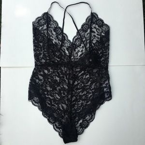 NWT Boohoo strappy lace bodysuit